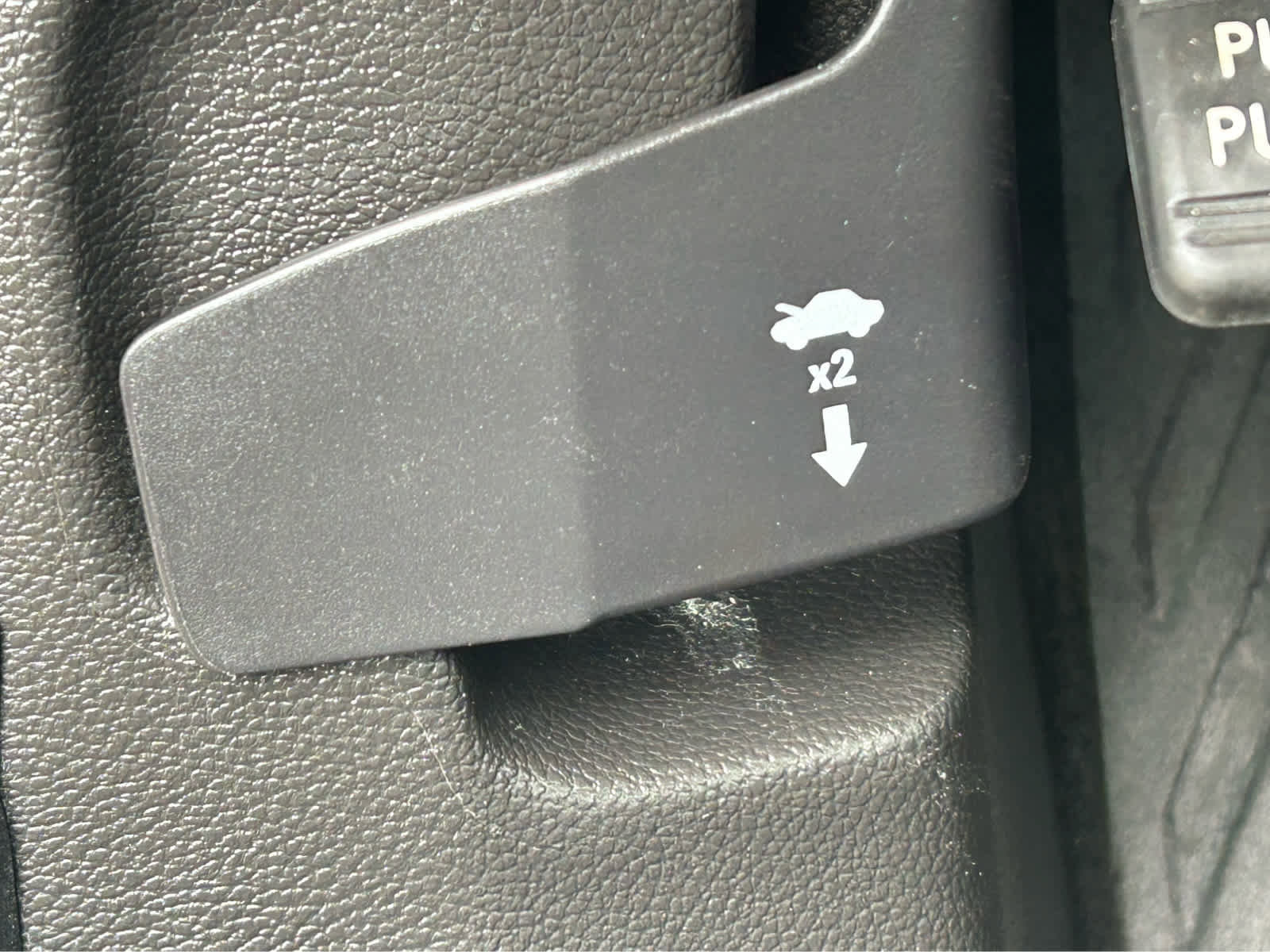 Used 2018 Chevrolet Cruze LT w/ Convenience Package FWD image 17