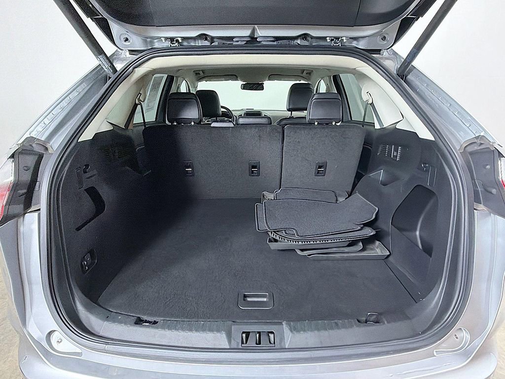 Used 2022 Ford Edge SEL w/ Convenience Package image 13