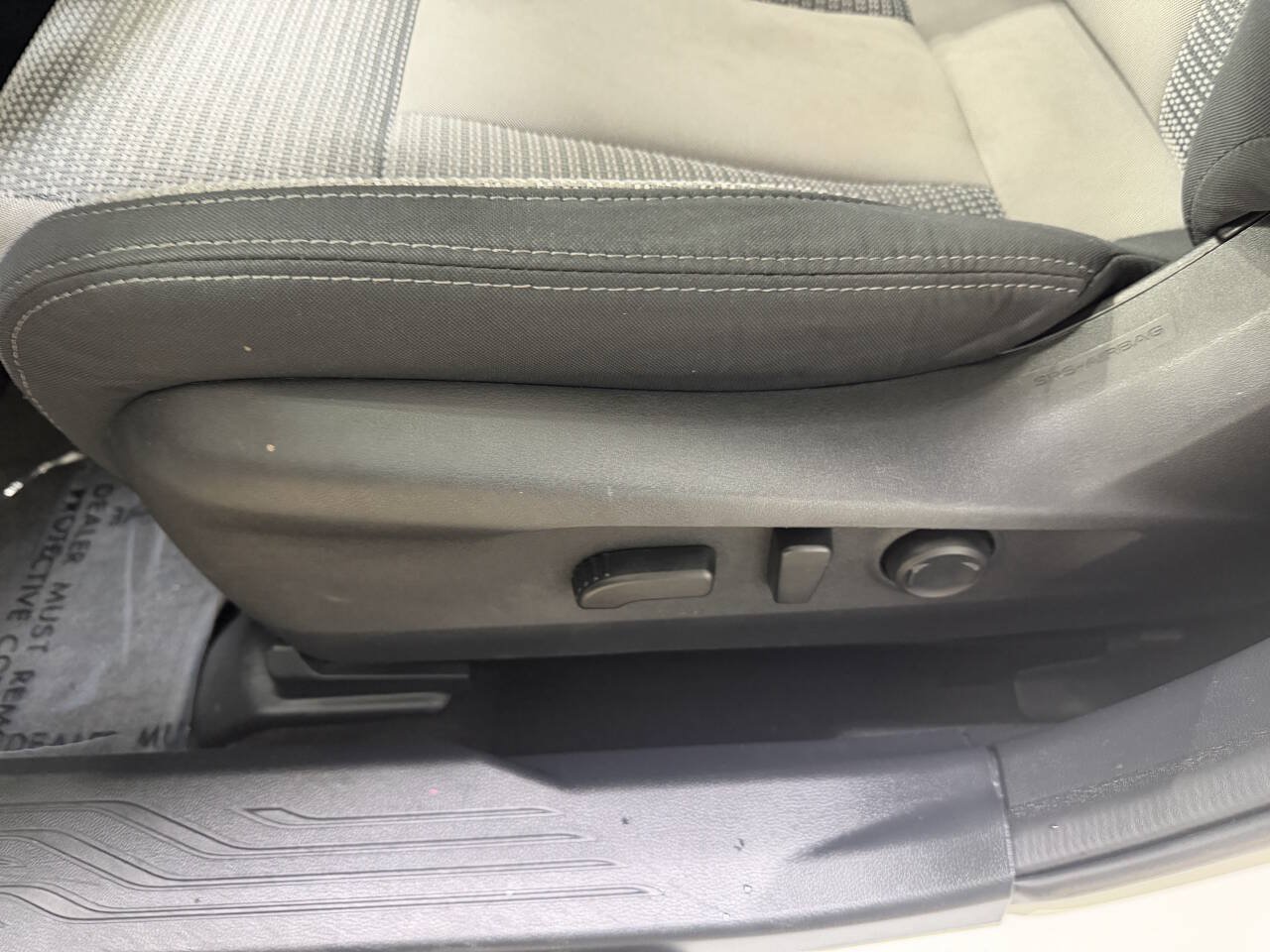 Used 2023 Subaru Outback Premium AWD/4WD image 17