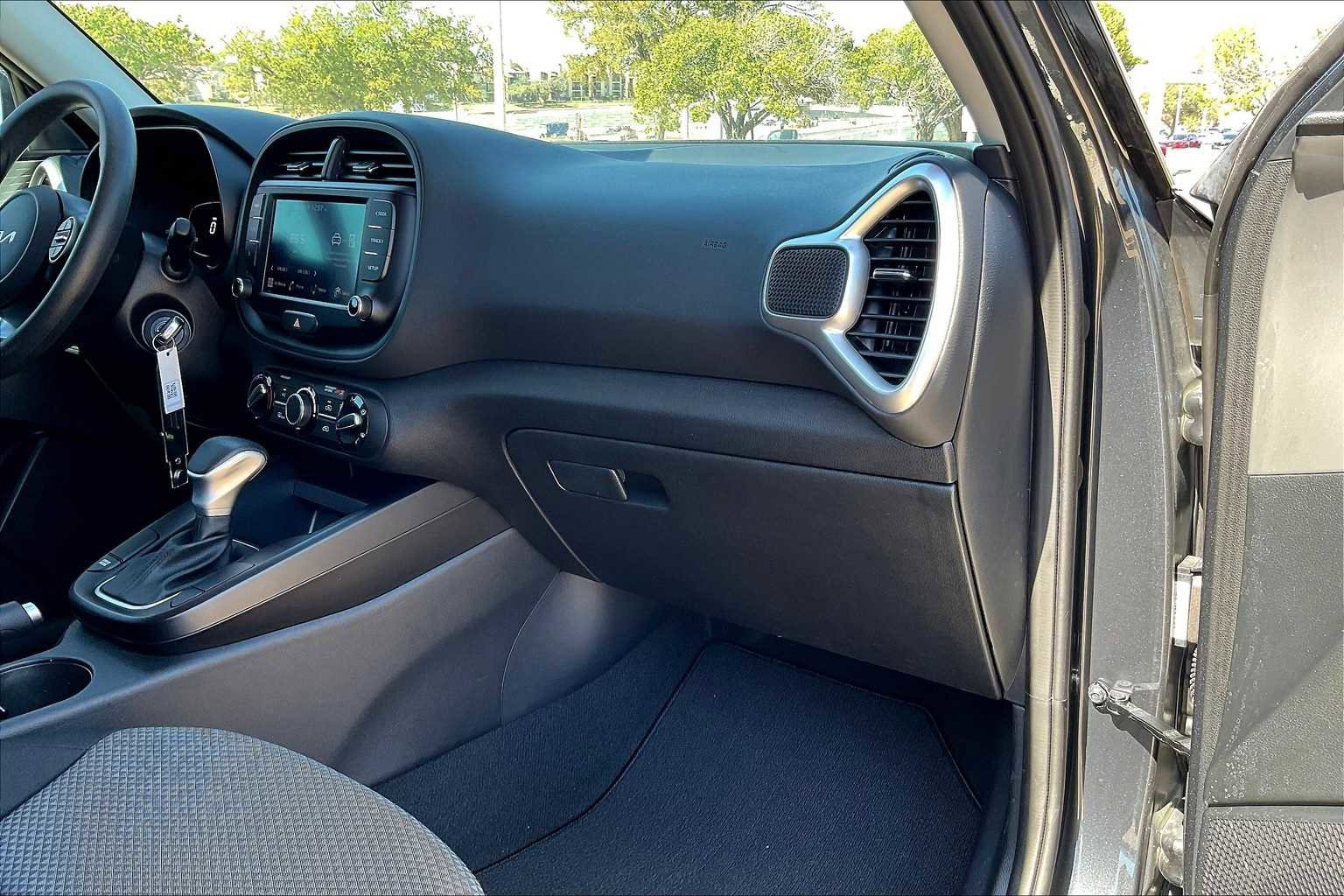 Certified 2023 Kia Soul LX image 22