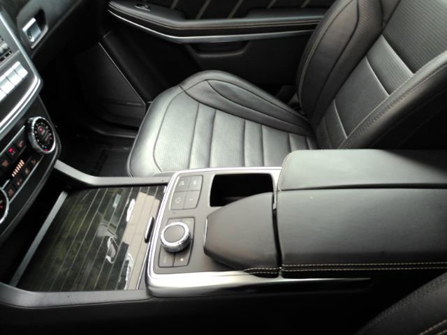 Used 2015 Mercedes-Benz GL 63 AMG 4MATIC image 47