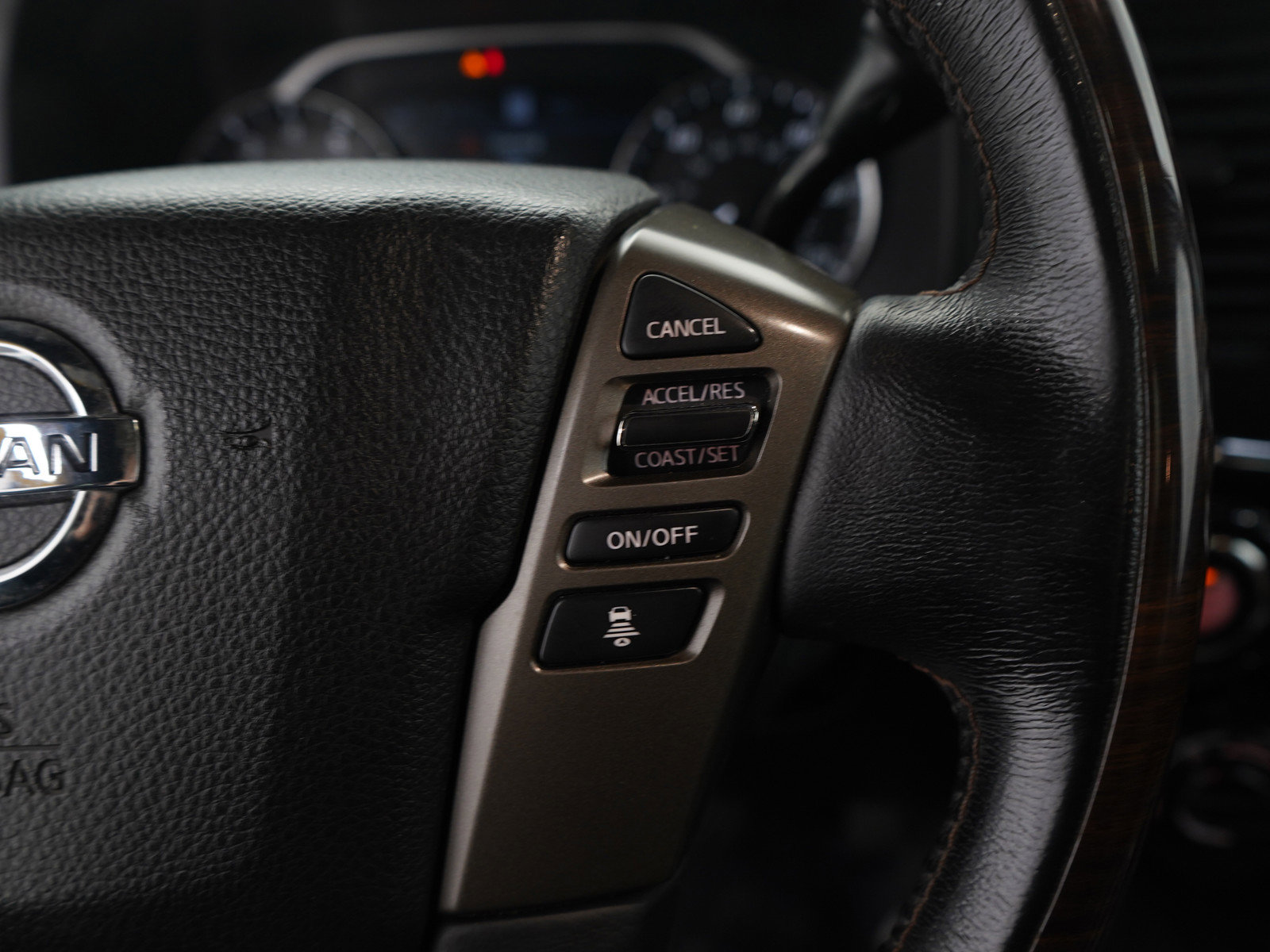 Used 2021 Nissan Titan Platinum Reserve w/ Moonroof Package image 29