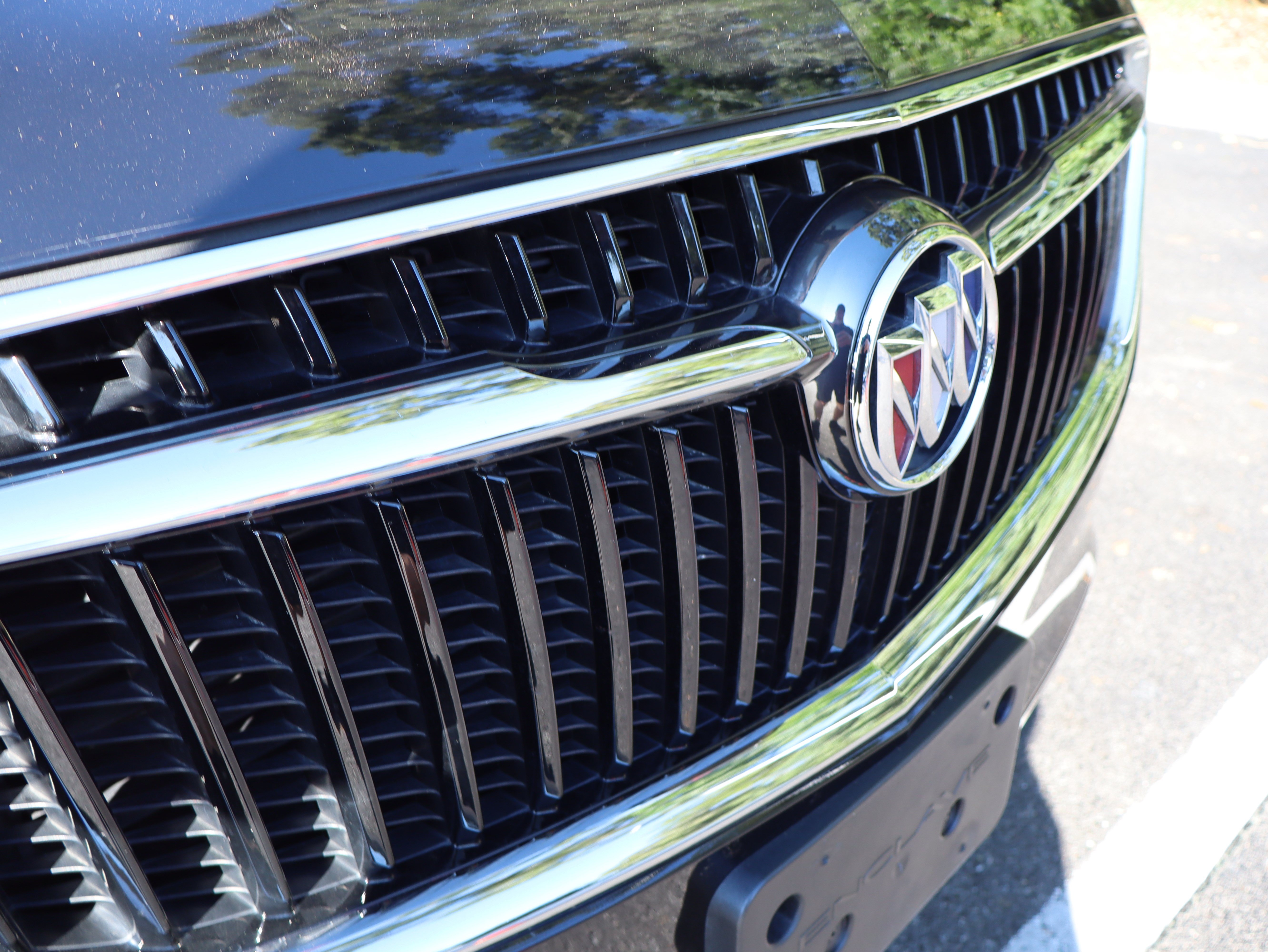 Used 2019 Buick Enclave Essence FWD image 12