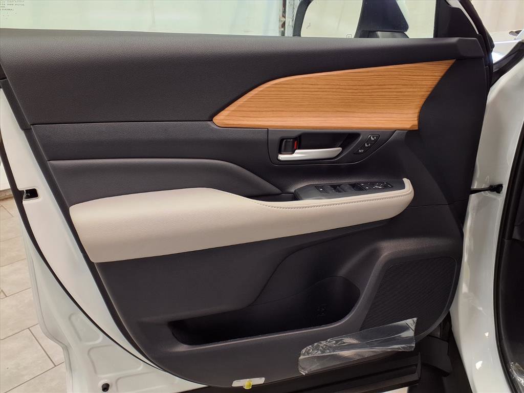 New 2026 Toyota Grand Highlander Platinum image 27