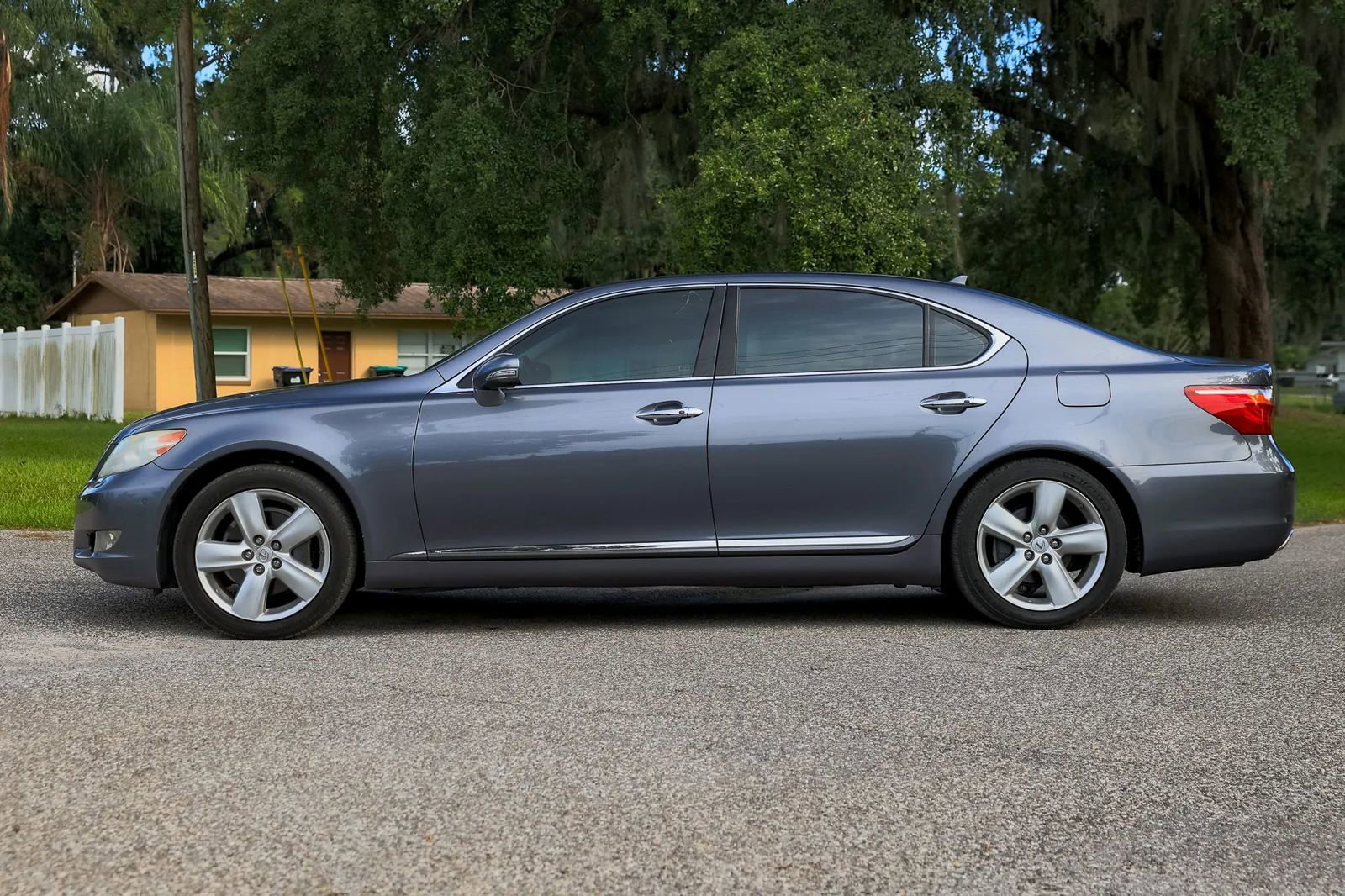 Used 2012 Lexus LS 460 L image 2