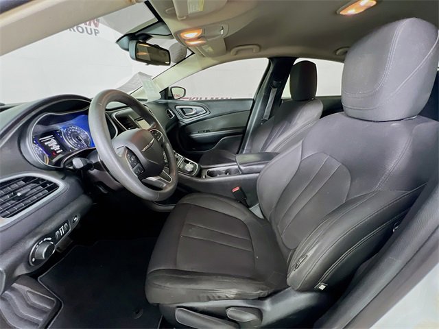 Used 2015 Chrysler 200 Limited image 10