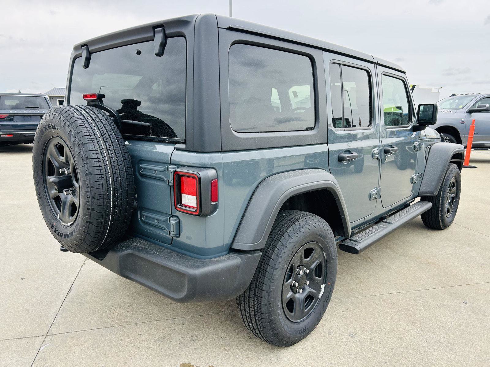 New 2026 Jeep Wrangler Unlimited Sport AWD/4WD image 33