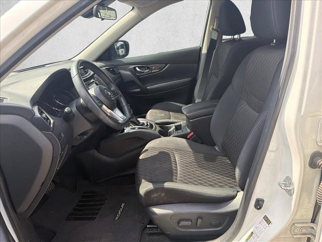 Used 2019 Nissan Rogue SV w/ Premium Package FWD image 10