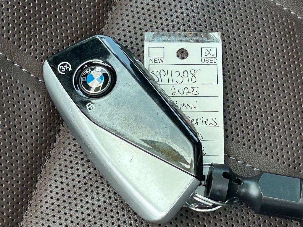 Used 2025 BMW 740i RWD image 53