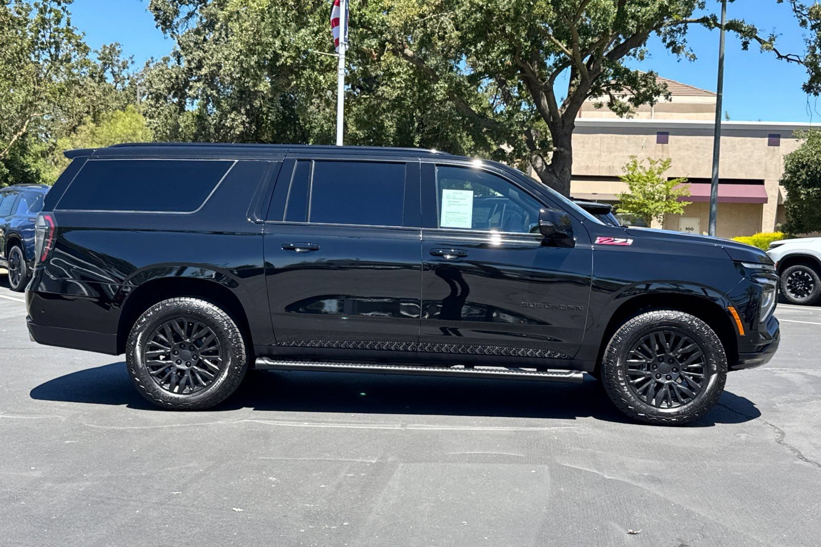 Used 2026 Chevrolet Suburban Z71 w/ Comfort Package AWD/4WD image 2