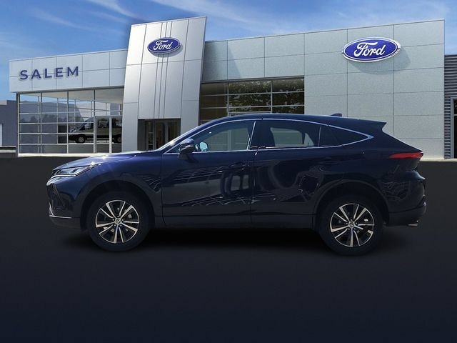 Used 2023 Toyota Venza LE AWD/4WD image 5