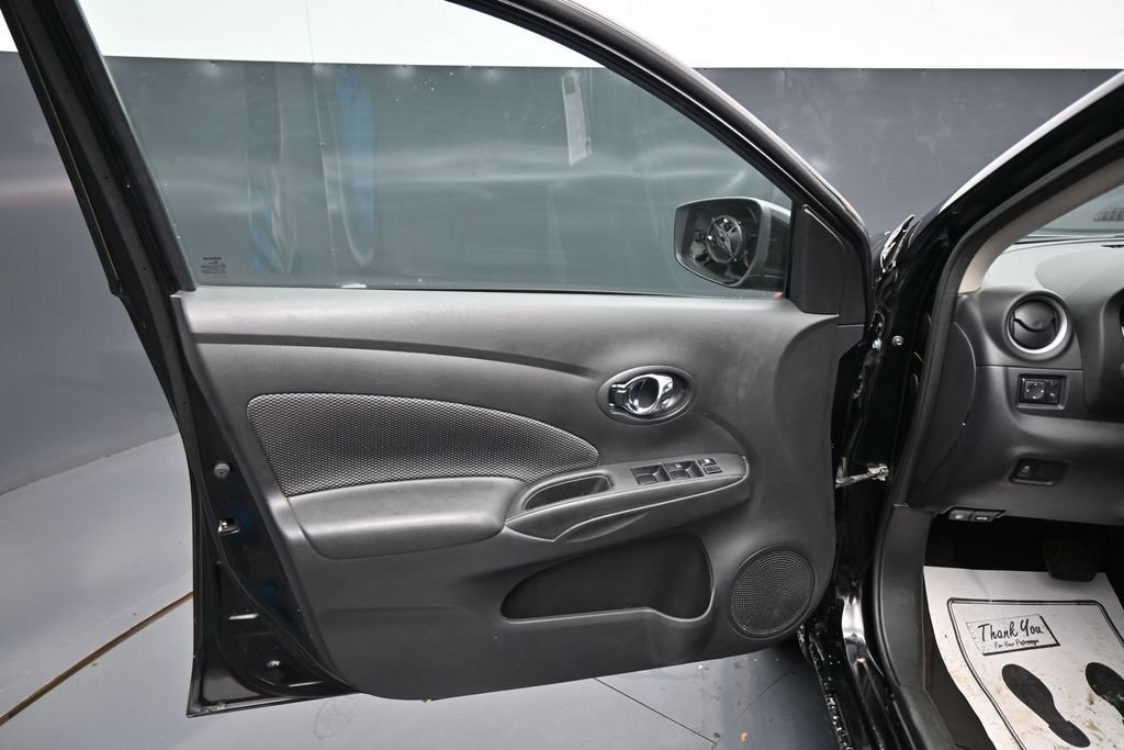 Used 2019 Nissan Versa SV FWD image 10