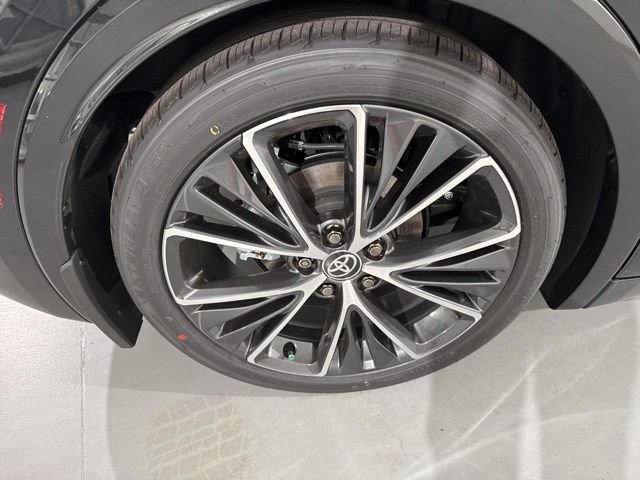 New 2026 Toyota Prius XLE FWD image 11