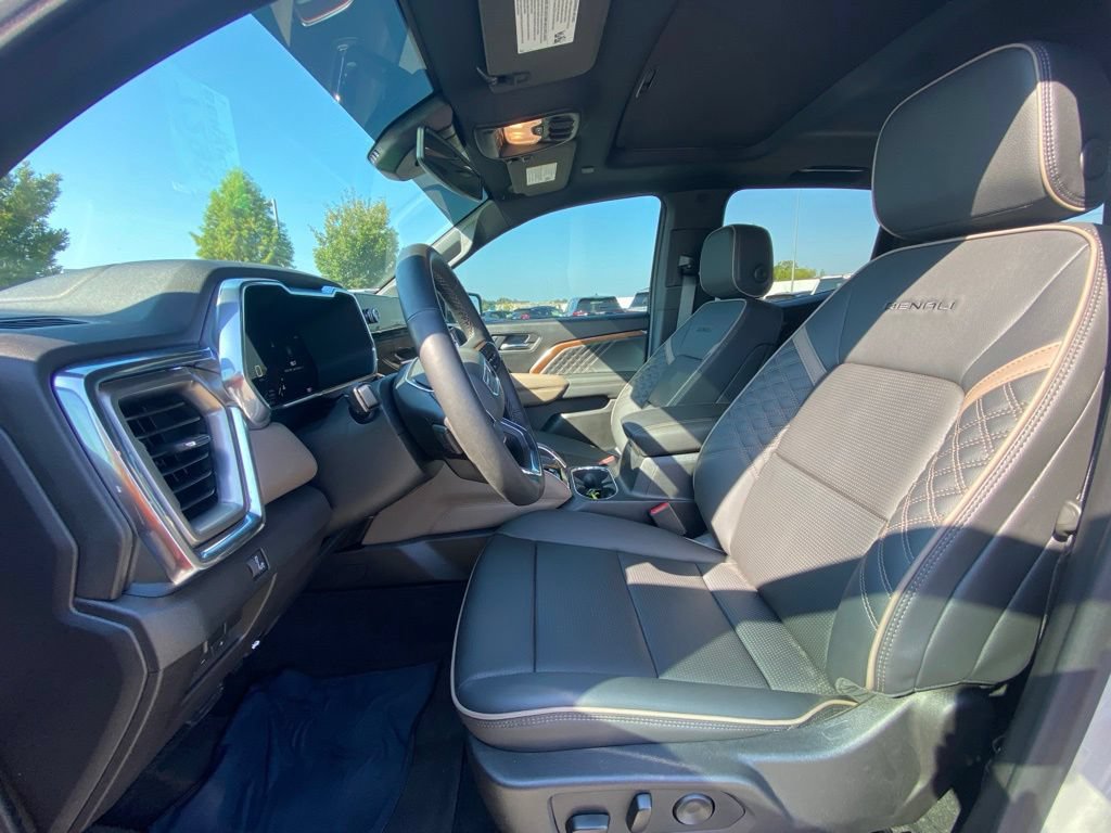 Used 2026 GMC Canyon Denali AWD/4WD image 14