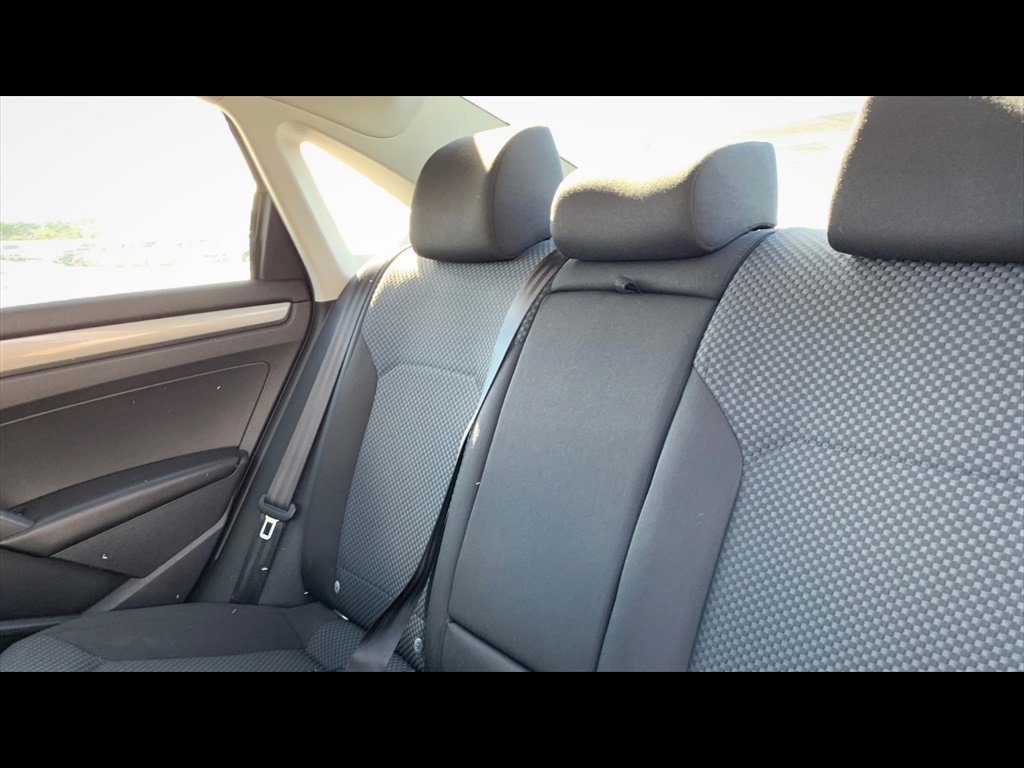 Used 2013 Volkswagen Passat 2.5 S FWD image 11