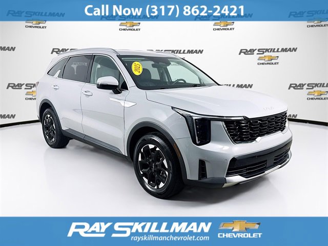 Used 2025 Kia Sorento S image 1