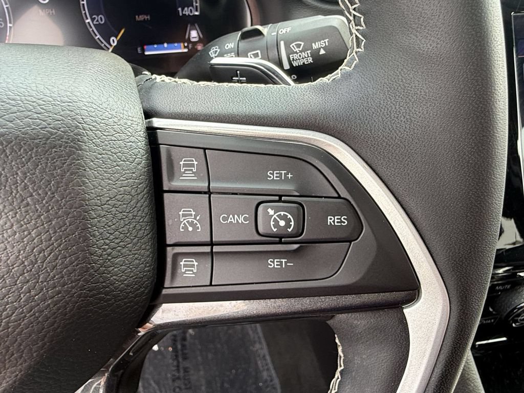 Used 2023 Jeep Grand Cherokee Altitude AWD/4WD image 21