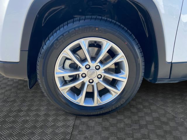 Used 2022 Jeep Cherokee Latitude Lux w/ Mopar Interior Package image 34