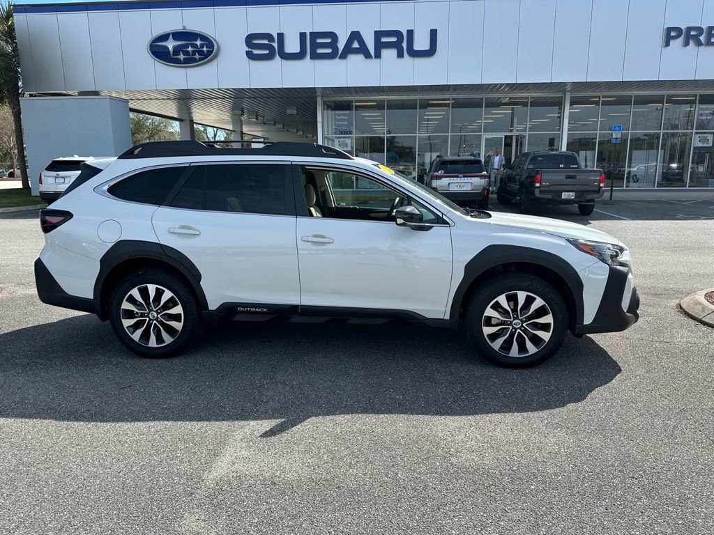 Used 2025 Subaru Outback Premium image 2