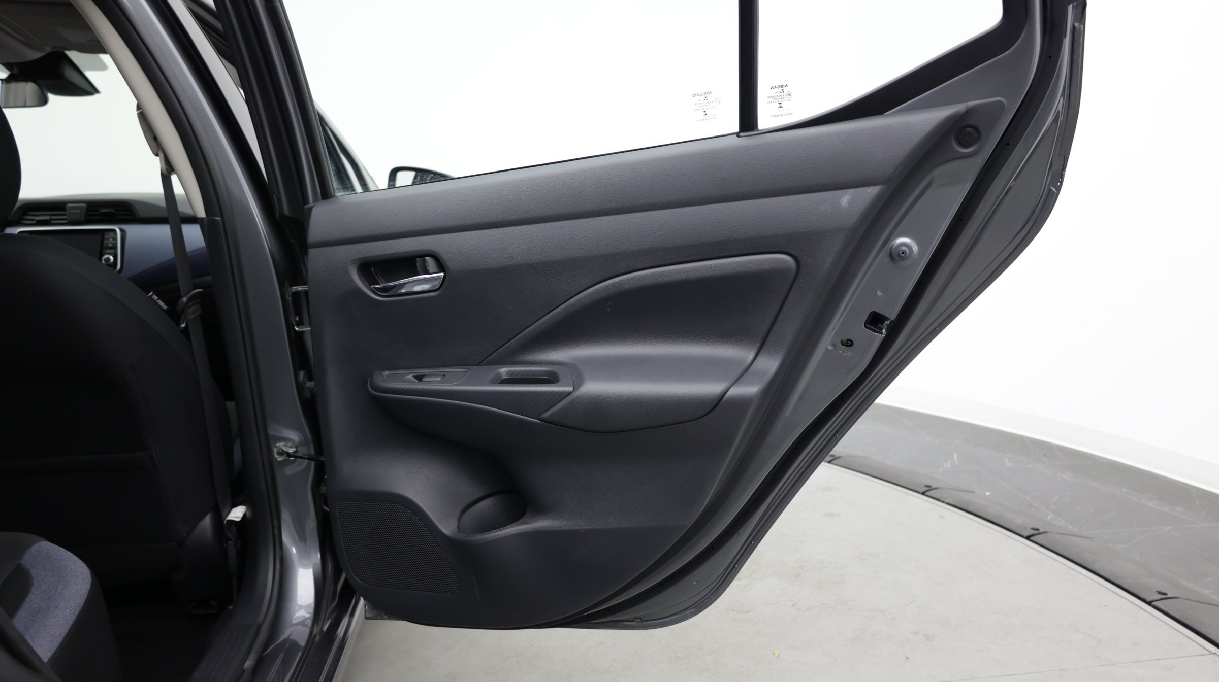 Used 2025 Nissan Versa SV FWD image 28