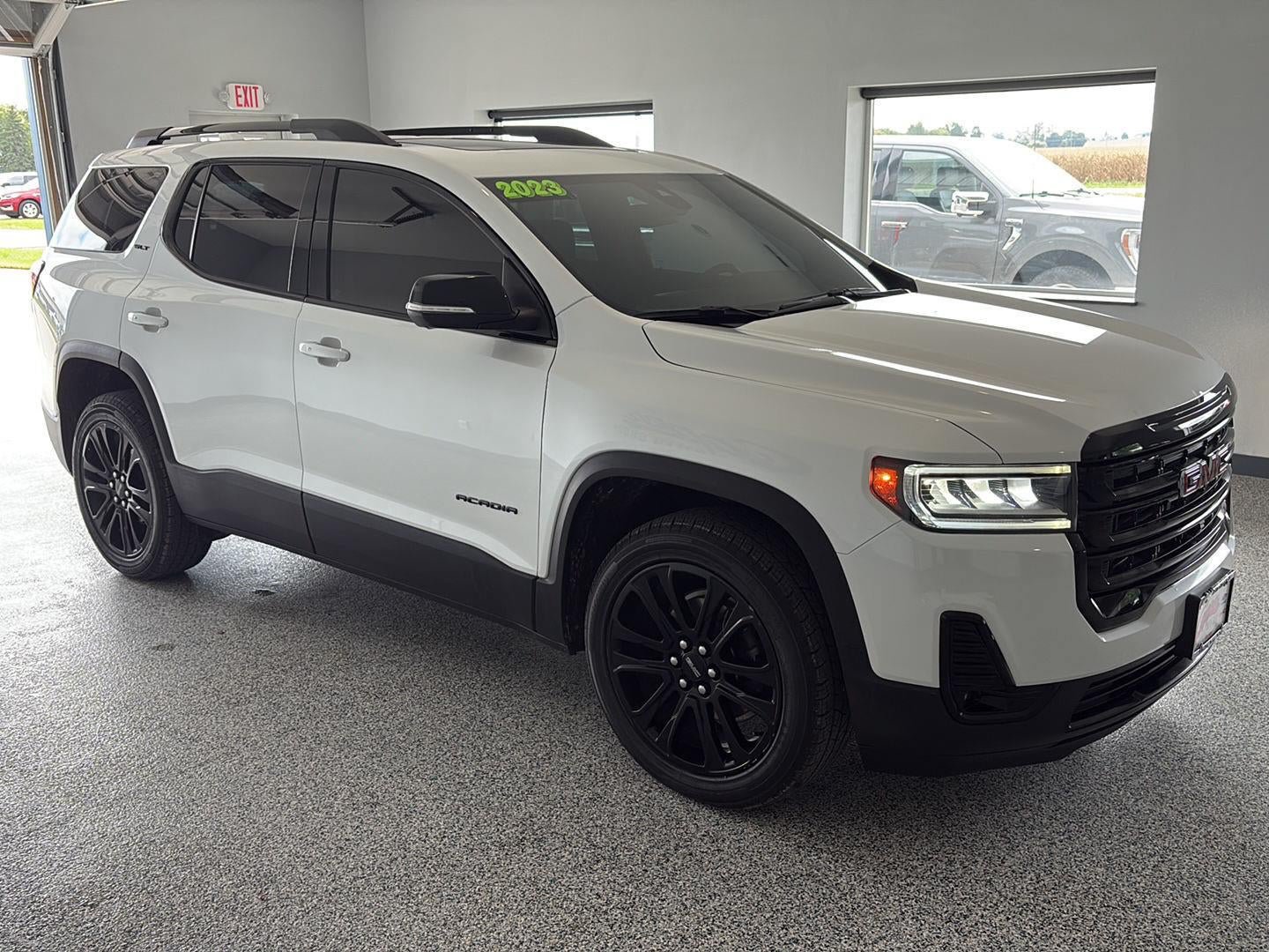Used 2023 GMC Acadia SLT w/ Elevation Edition AWD/4WD image 5