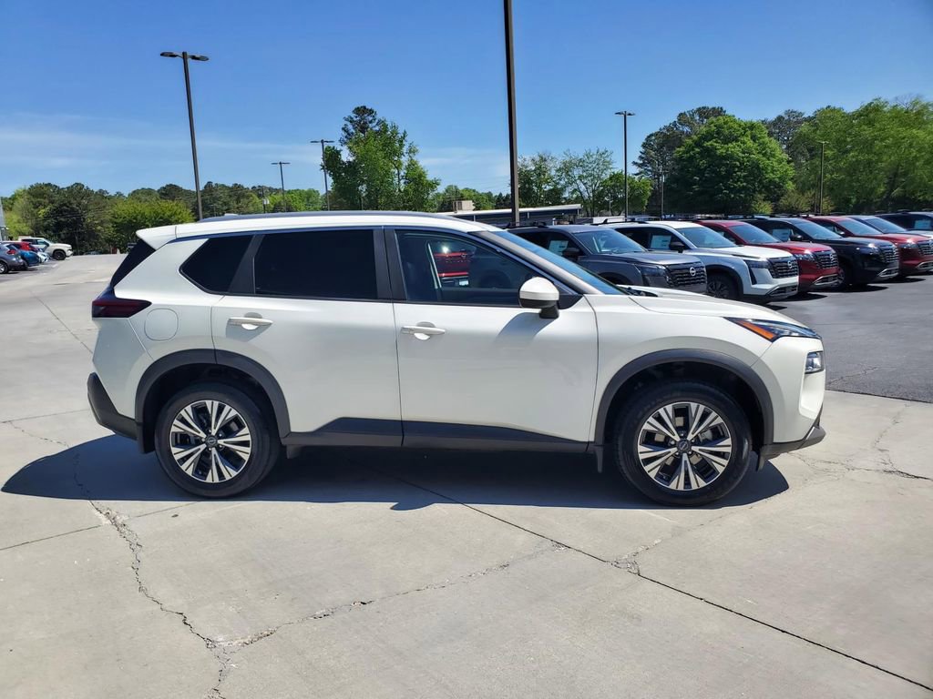 Certified 2023 Nissan Rogue SV w/ SV Premium B Package FWD image 2