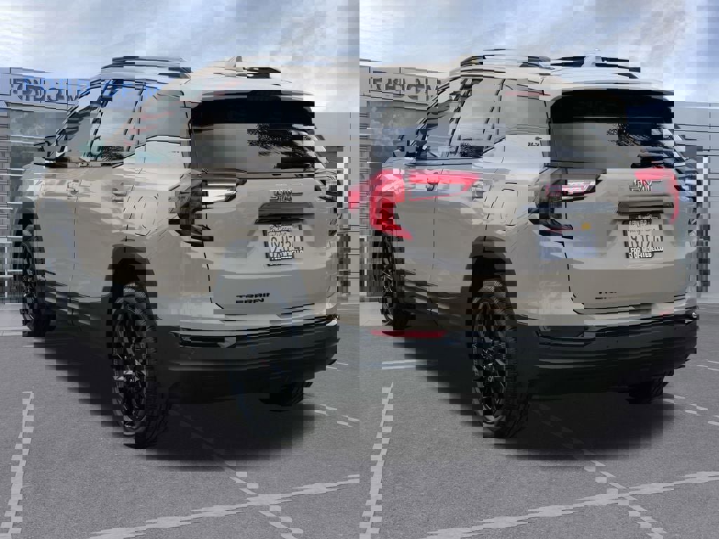 Used 2023 GMC Terrain SLT w/ Elevation Edition image 7