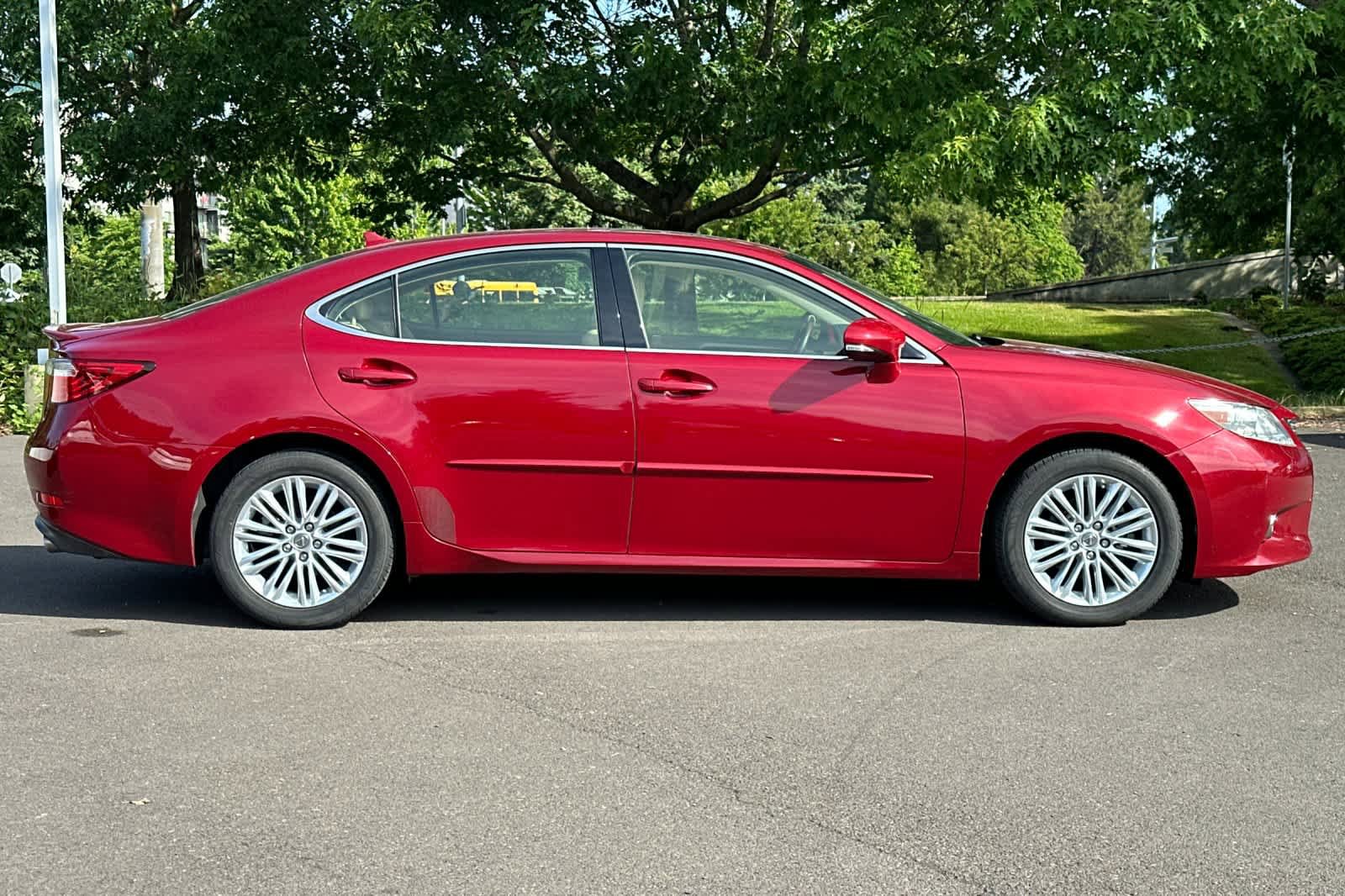 Used 2013 Lexus ES 350 w/ Luxury Pkg FWD image 8