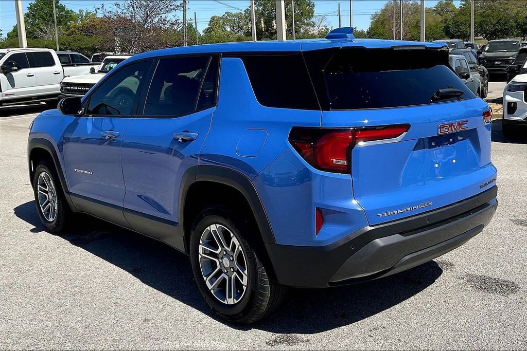 Used 2025 GMC Terrain Elevation image 4