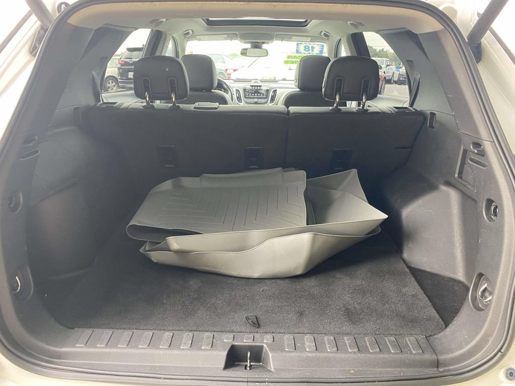 Used 2018 Chevrolet Equinox Premier FWD image 34