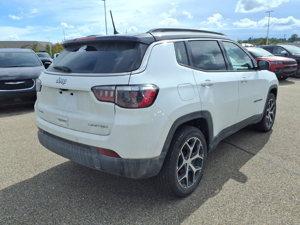 Used 2024 Jeep Compass Limited AWD/4WD image 4