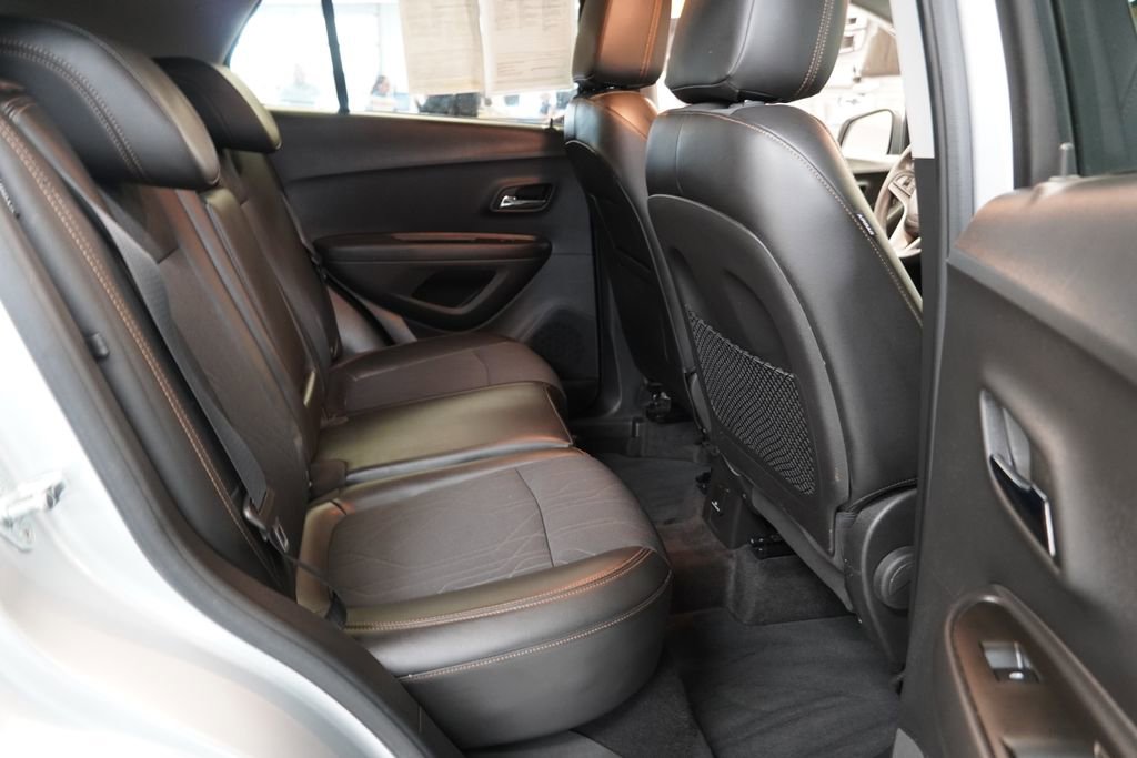 Used 2019 Chevrolet Trax LT w/ LT Convenience Package image 28