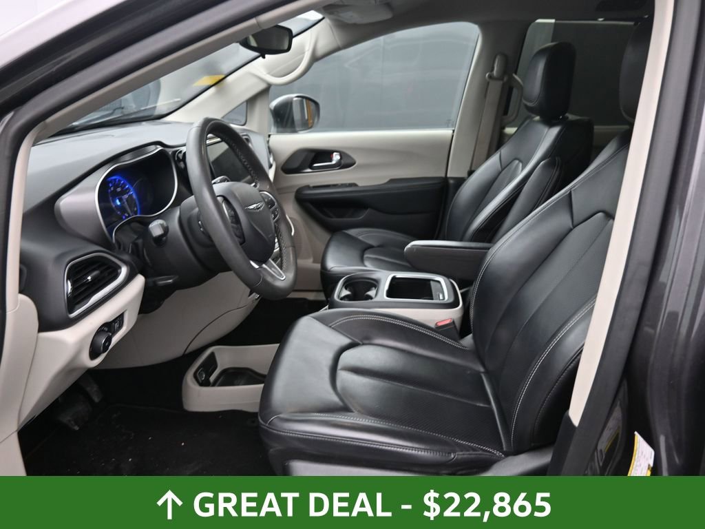 Used 2023 Chrysler Pacifica Touring-L image 47