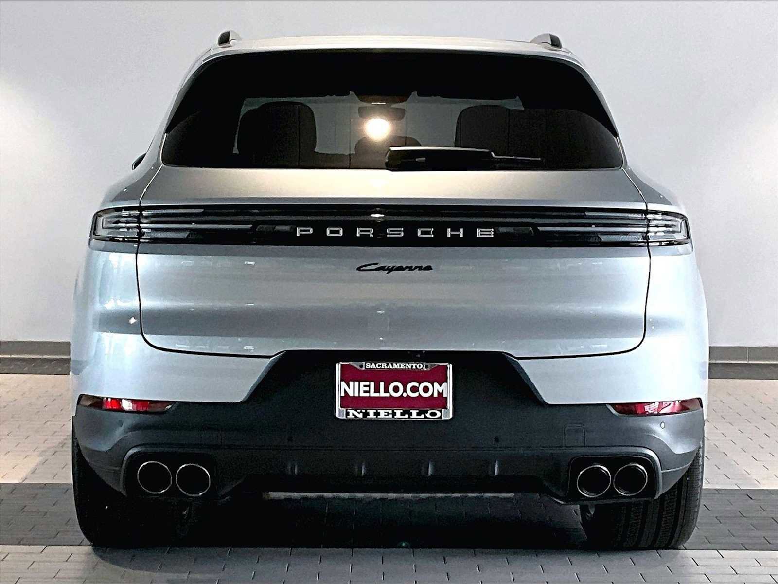New 2026 Porsche Cayenne E-Hybrid AWD/4WD image 6