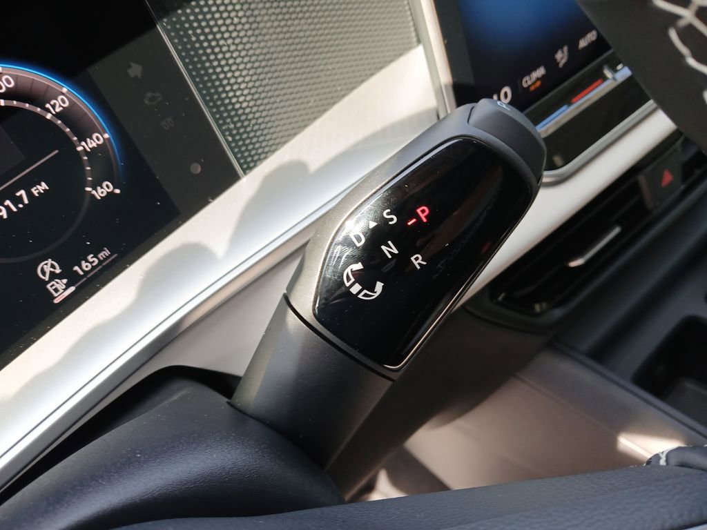 New 2025 Volkswagen Tiguan SE image 23