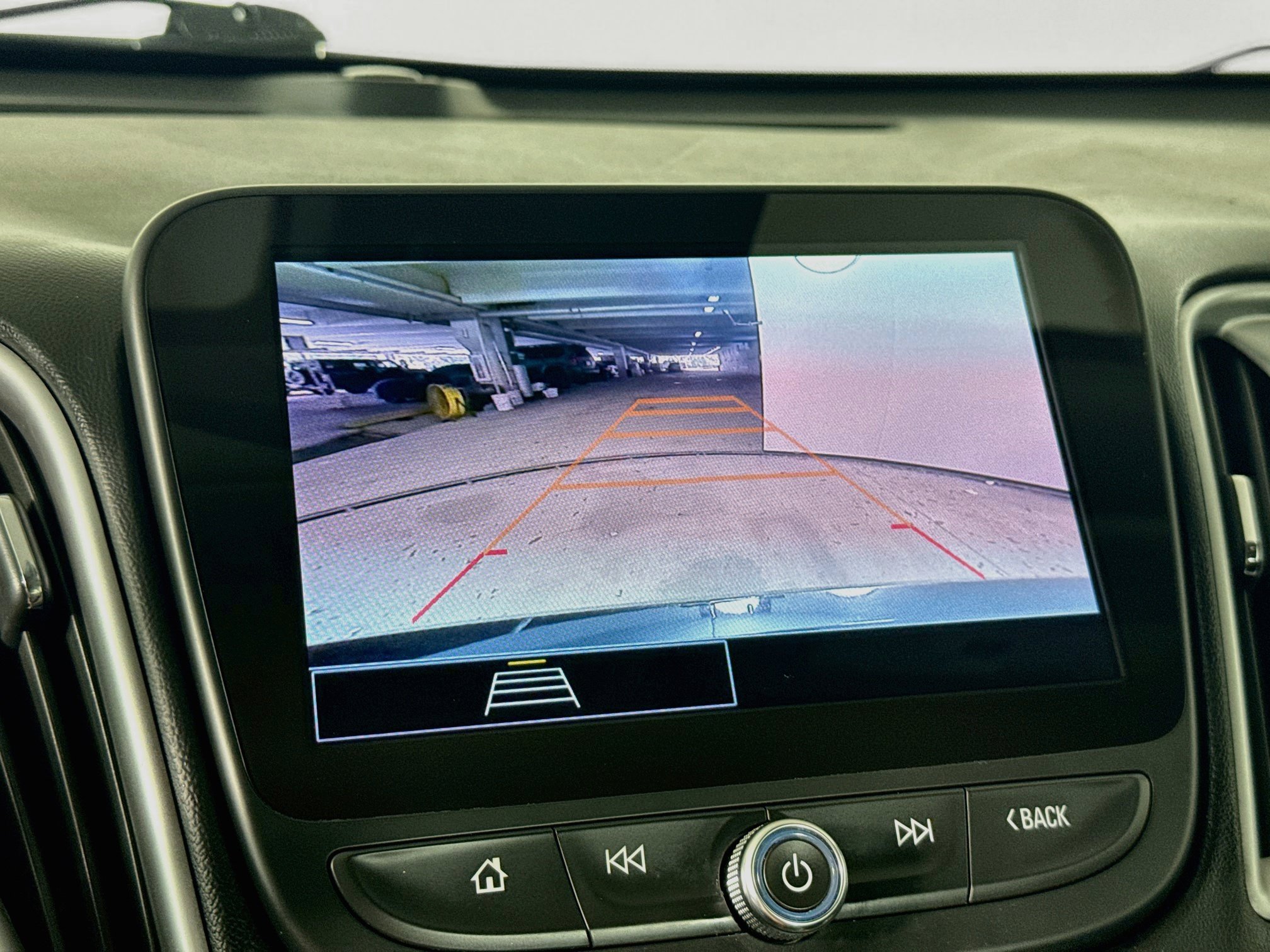 Used 2025 Chevrolet Malibu LT FWD image 9