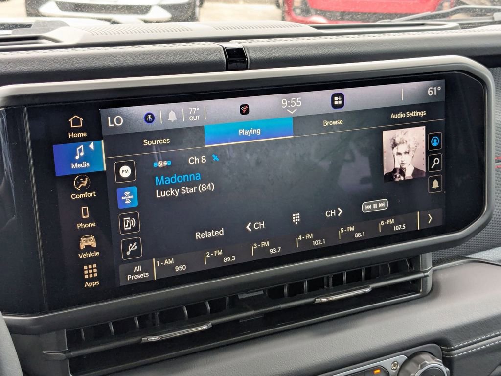 Used 2025 Jeep Wrangler Unlimited Rubicon AWD/4WD image 21