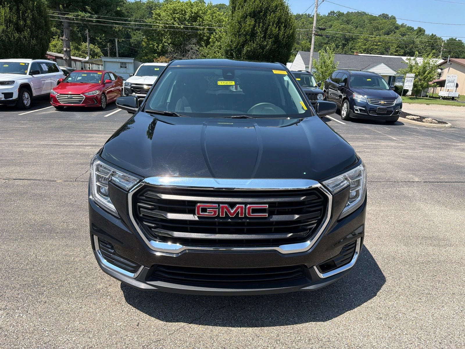Used 2024 GMC Terrain SLE AWD/4WD image 8