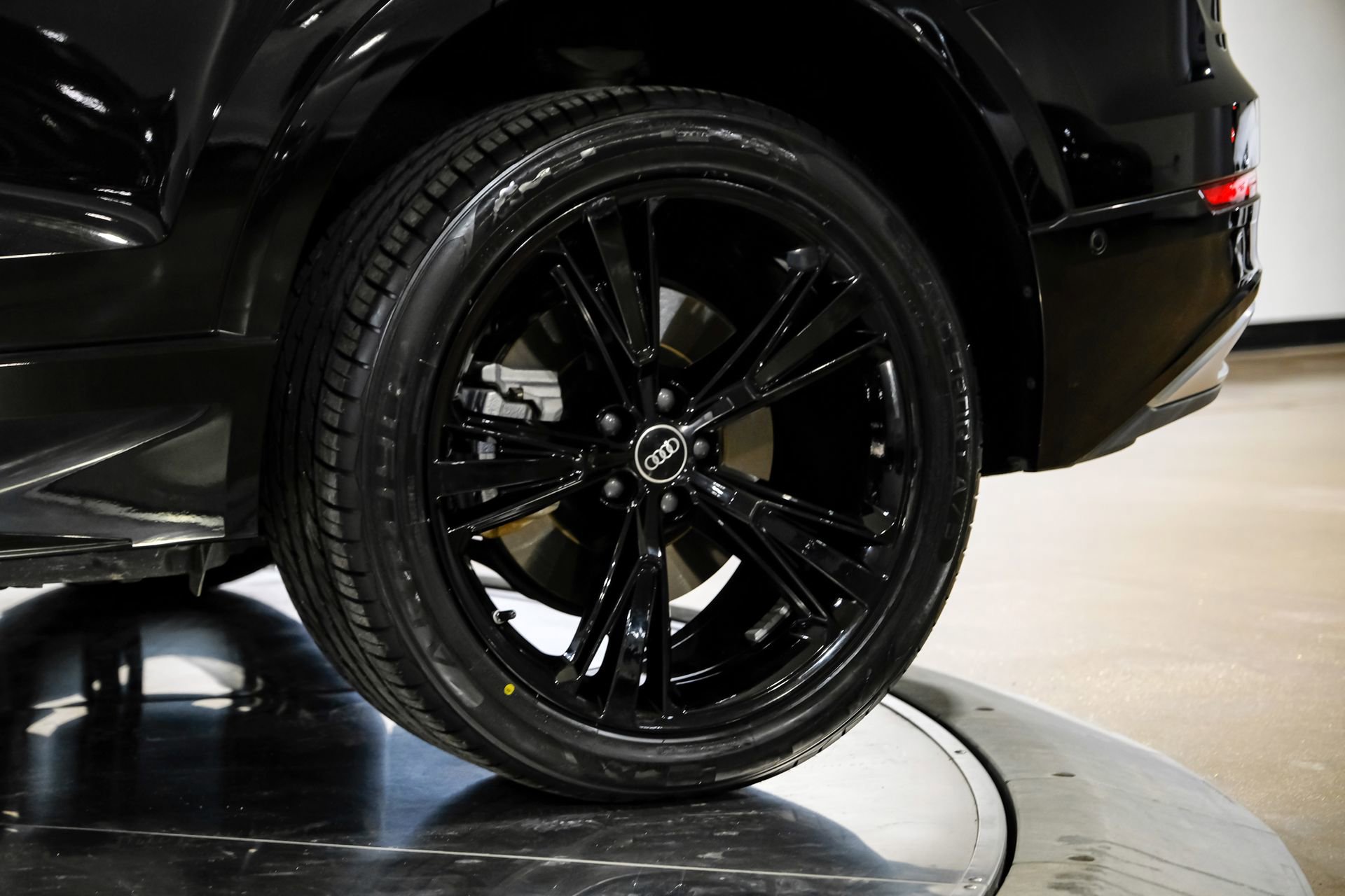 Used 2023 Audi Q8 Premium Plus w/ Premium Plus Package image 62