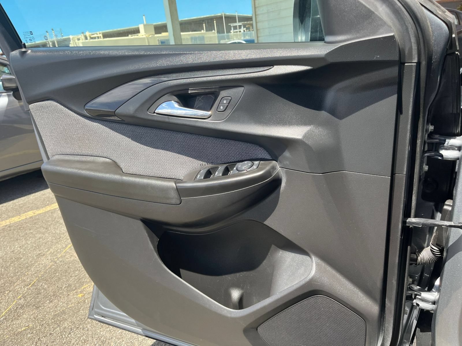 Used 2023 Chevrolet TrailBlazer LT w/ Convenience Package FWD image 18