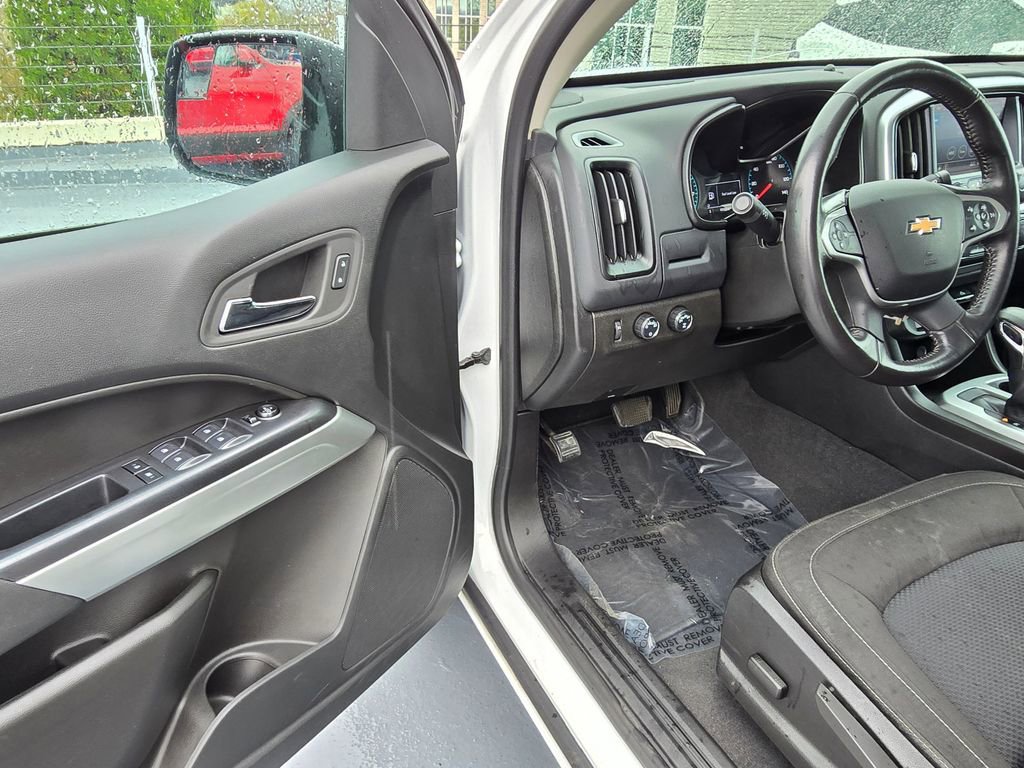 Used 2022 Chevrolet Colorado LT AWD/4WD image 19