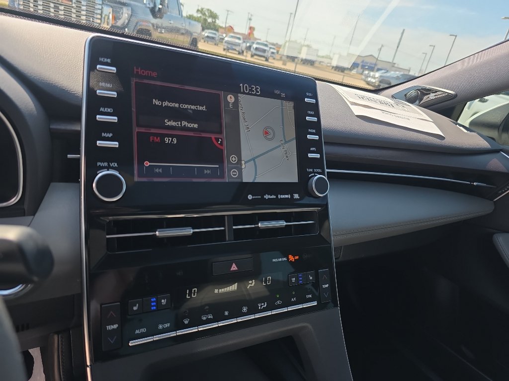 Used 2019 Toyota Avalon Limited FWD image 9