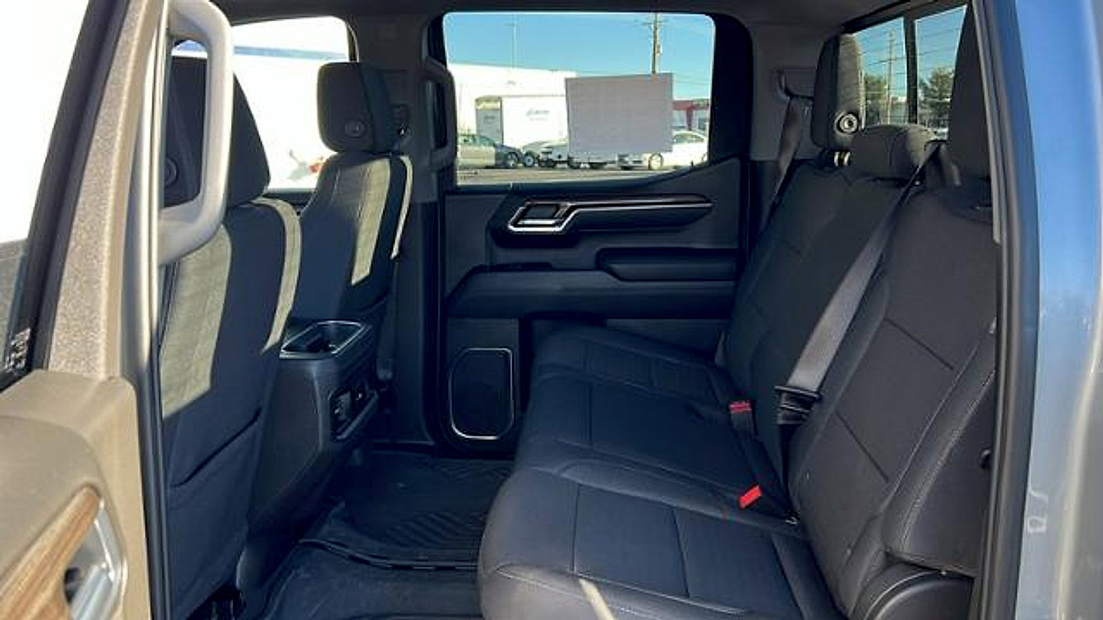 Used 2025 Chevrolet Silverado 1500 LT Trail Boss w/ Convenience Package II image 15