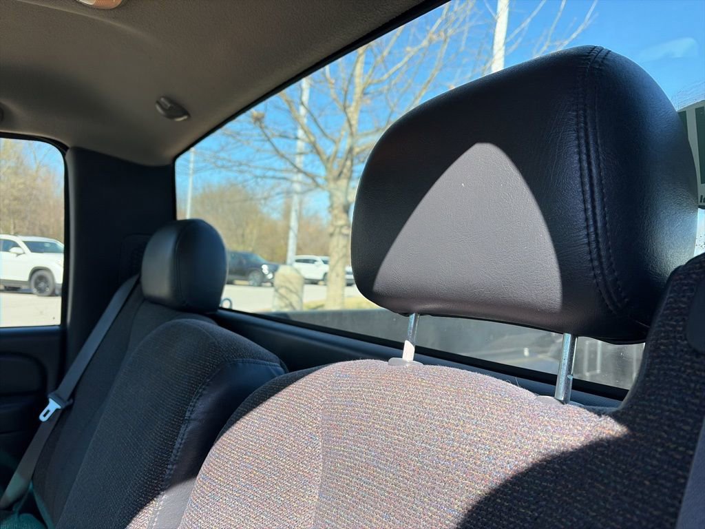 Used 2002 Chevrolet Silverado 1500 2WD Regular Cab image 25