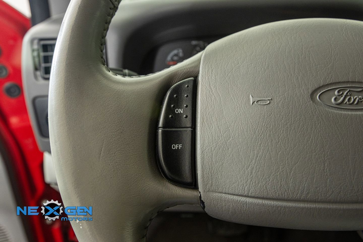 Used 2001 Ford F350 Lariat image 14