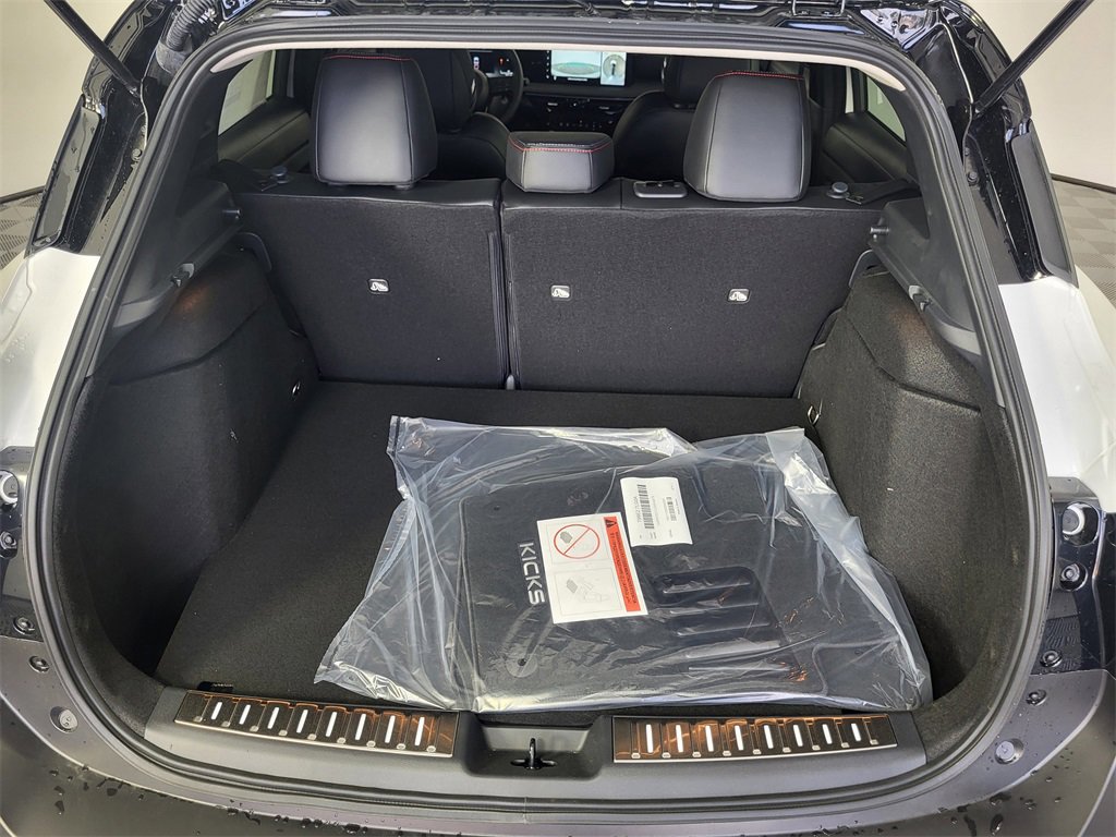New 2025 Nissan Kicks SR w/ SR Premium Package image 21