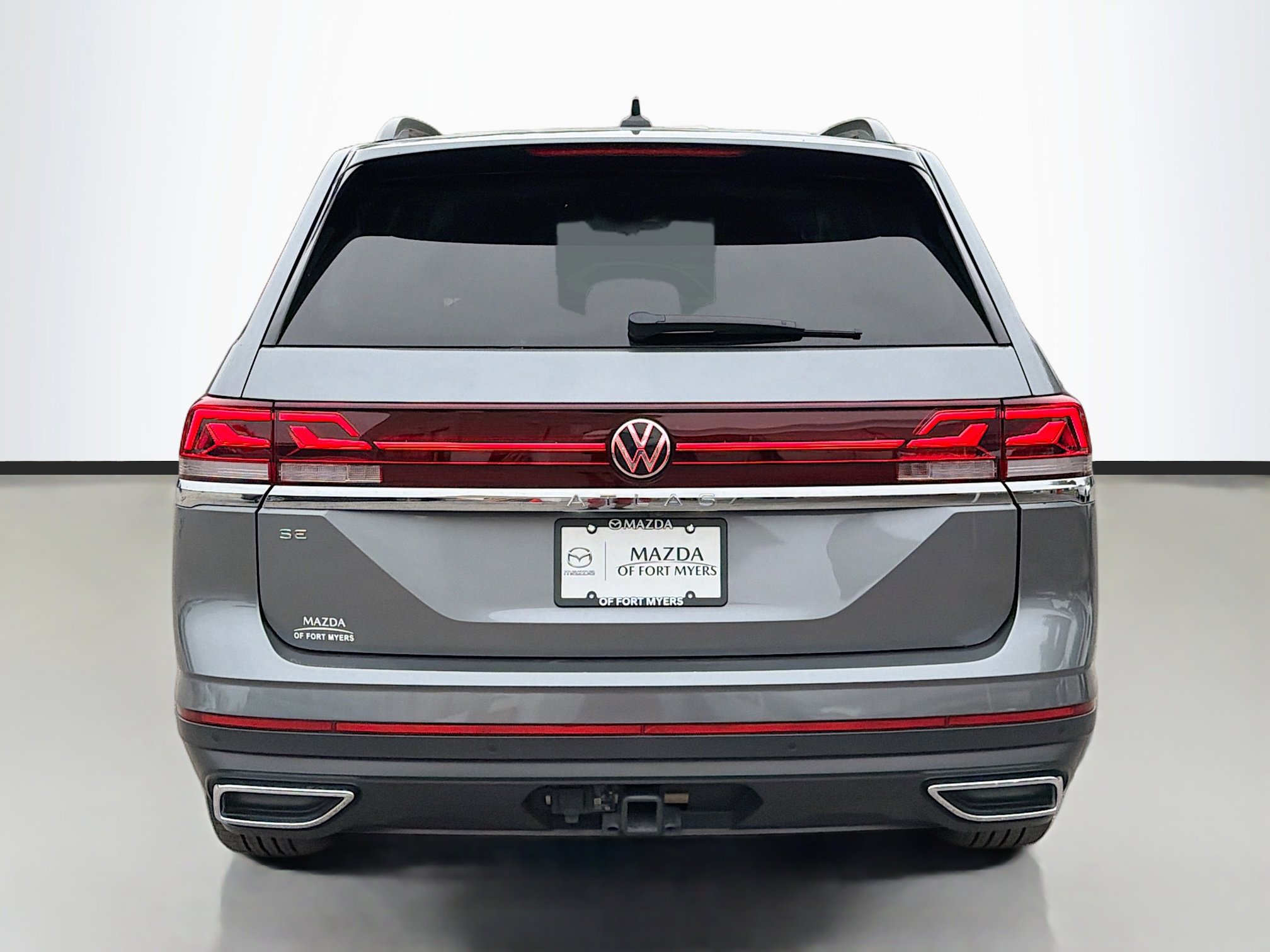 Used 2025 Volkswagen Atlas SE image 4