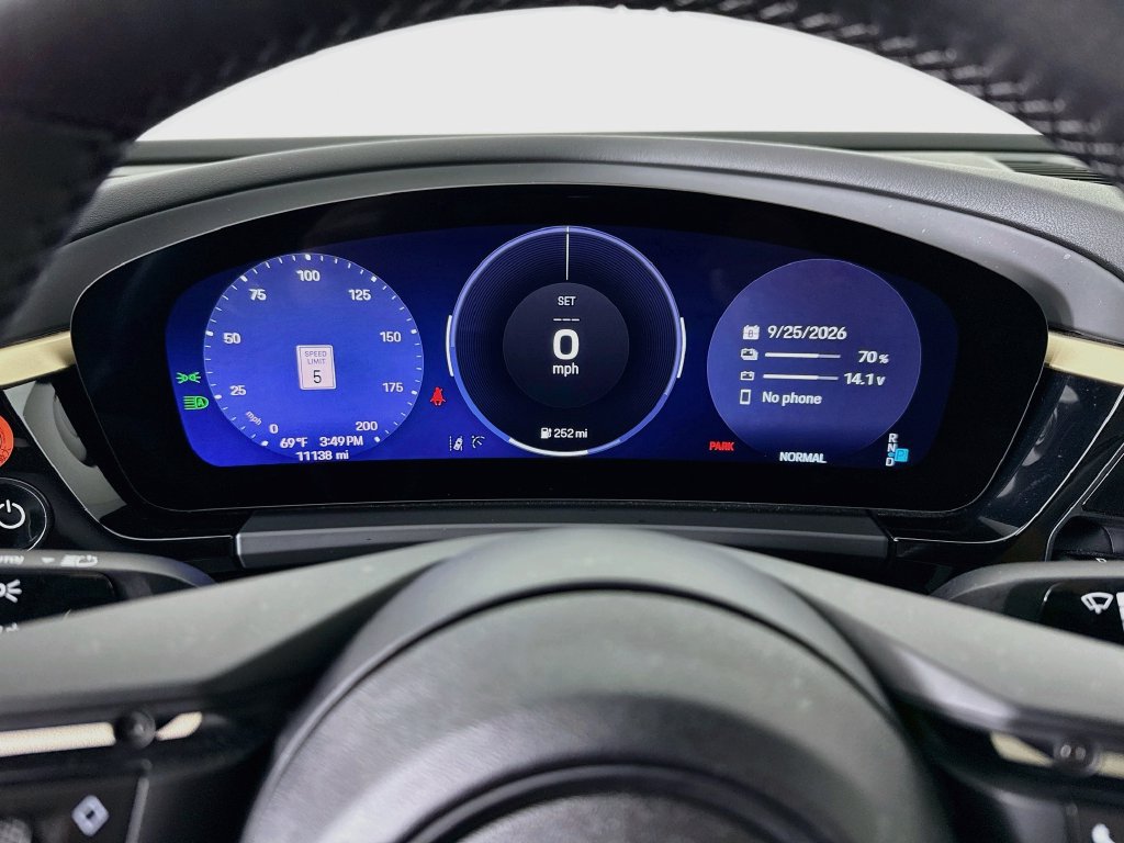 Certified 2025 Porsche Macan Electric RWD image 16