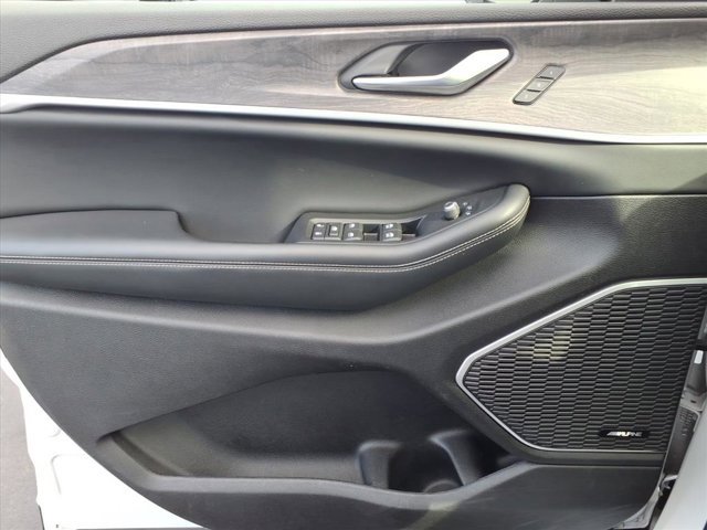 Used 2023 Jeep Grand Cherokee 4WD 4xe w/ Luxury Tech Group II image 21