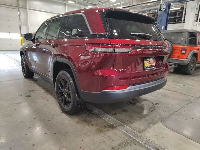 New 2026 Jeep Grand Cherokee Laredo image 6